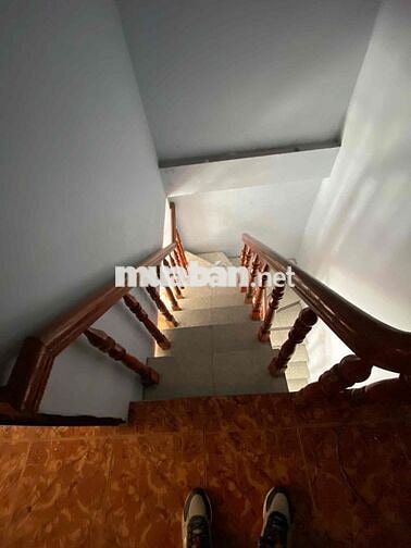 Cho thuê nhà nguyên căn hẻm xe tải thông gần Emat phan huy ích dt 40 m