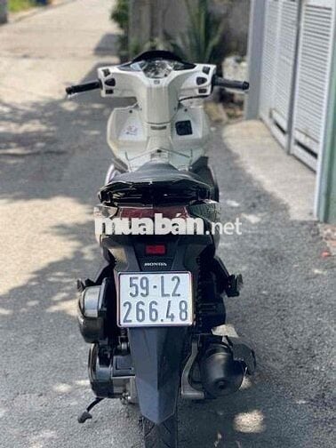 Honda Airblade Robot Trắng, biển số thành phố