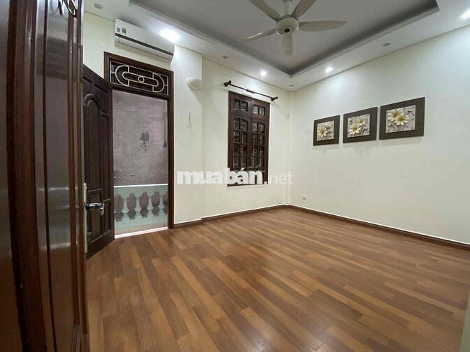 Chính chủ cho thuê nhà 18 m trong ngõ lương sở C