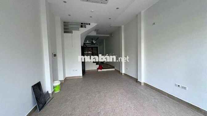 Cho thuê nhà làm văn phòng (tầng 1: 60m2, tầng 2: 62m2) tại Thanh Liệt