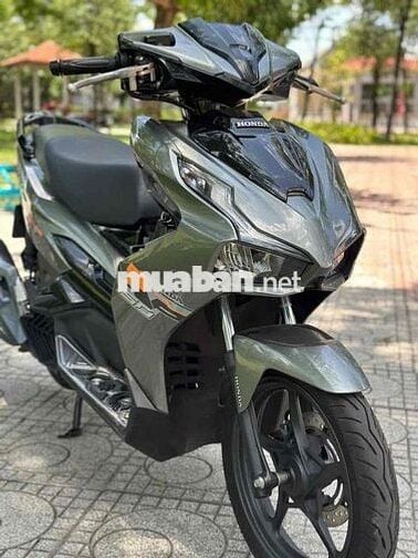 Honda Air Blade 125 Xám đen - góp nợ xấu