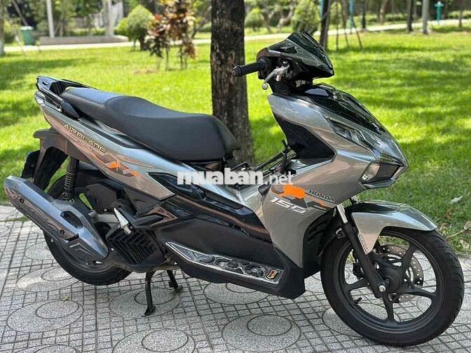 Honda Air Blade 125 Xám đen - góp nợ xấu