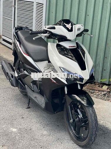 Honda Airblade Robot Trắng, biển số thành phố