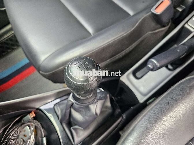 Toyota Vios E 2022 1.5MT Số sàn Đen