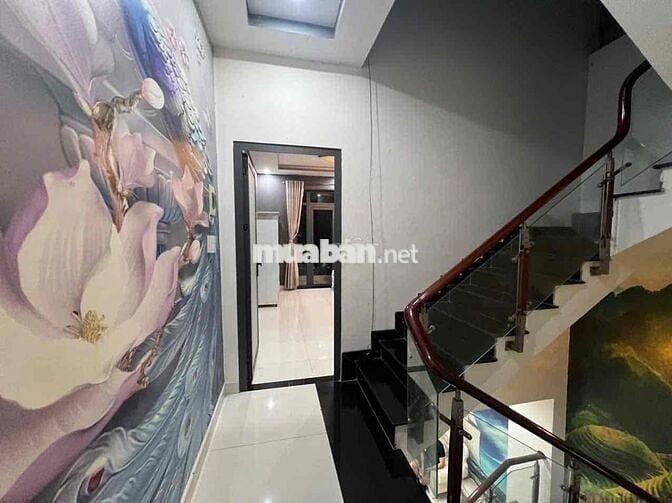 Cho Thuê Nhà 1 Trệt 2Lầu 4Phòng Ngủ Sân Ô Tô Ngay Trường Cao đẳng Y