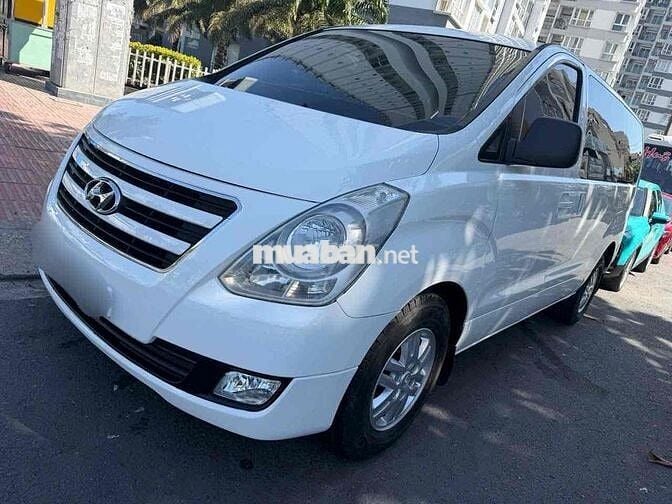 Hyundai Starex 9 chỗ Trắng