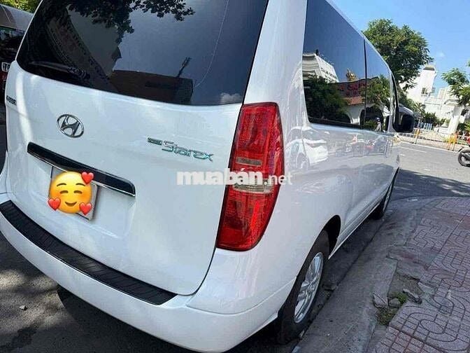 Hyundai Starex 9 chỗ Trắng