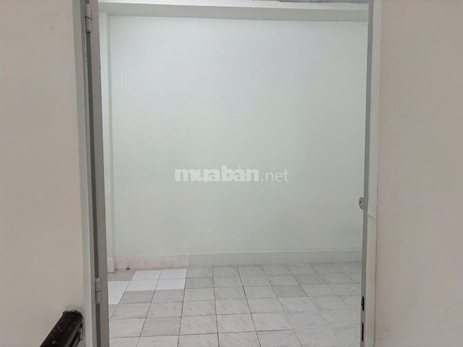 CĂN 1: CHO THUÊ NHÀ HẺM 4M(BG) NGUYỄN VĂN CỪ, P.2, Q.5, 11TR. 