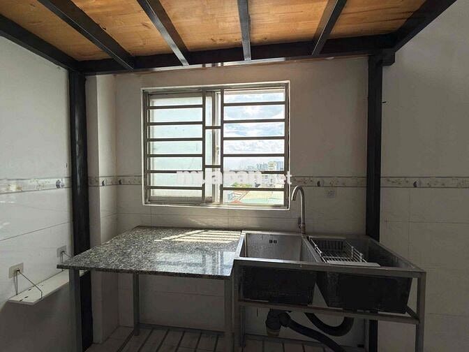 GÁC CAO ĐỨNG ĐƯỢC_KẾ ĐẠI HỌC NTTU_NHÀ XE THANG MÁY_TÔ NGỌC VÂN
