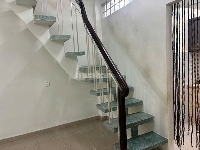 CĂN 1: CHO THUÊ NHÀ HẺM 4M(BG) NGUYỄN VĂN CỪ, P.2, Q.5, 11TR. 