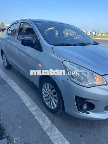 Mitsubishi Mirage màu bạc, sản xuất năm 2018