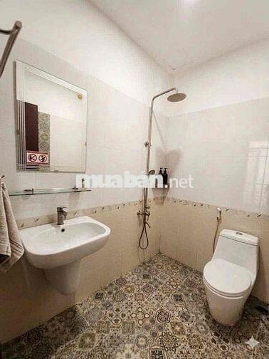 224/ Nguyễn Trãi, P. Nguyễn Cư Trinh, Quận 1 Nhà Nguyên Căn - 65.000.0