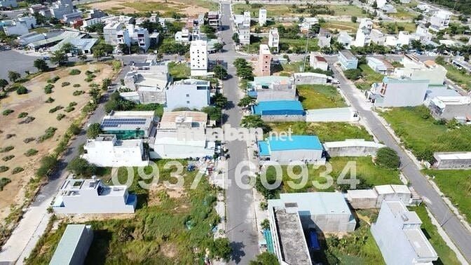 Cần tìm diện tích 5x21 vị trí Vip đối diện Siêu Thị thì gọi Em Huyền