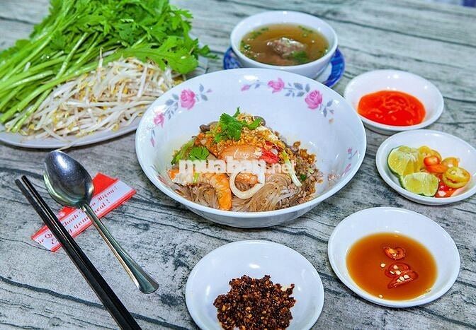 NHÂN VIÊN PHỤC VỤ - BAO ĂN KHÔNG CẦN KINH NGHIỆM