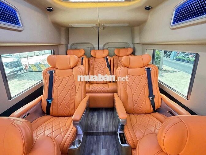 Transit Limousine Skybus 2025 12 chỗ Đen- Xe XhĐ