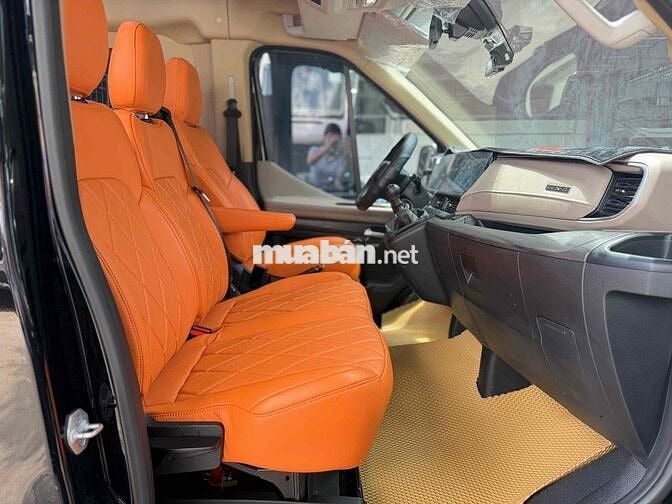 Transit Limousine Skybus 2025 12 chỗ Đen- Xe XhĐ