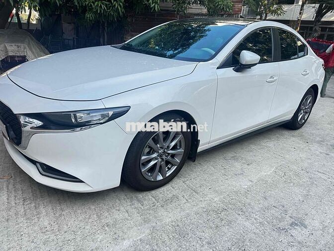 Mazda 3 2022 1.5L Luxury - 160000 km