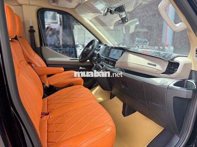 Transit Limousine Skybus 2025 12 chỗ Đen- Xe XhĐ