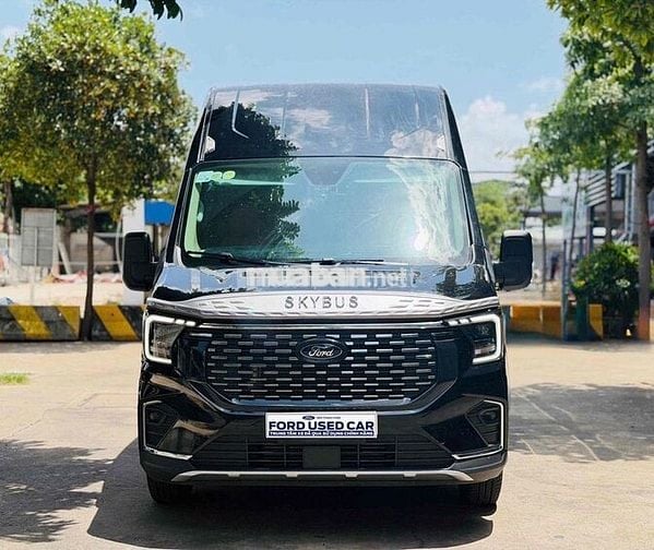 Transit Limousine Skybus 2025 12 chỗ Đen- Xe XhĐ