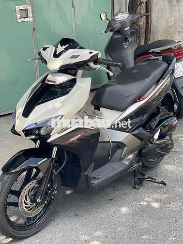 Honda Air Blade Robot Trắng đen