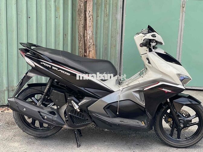 Honda Air Blade Robot Trắng đen
