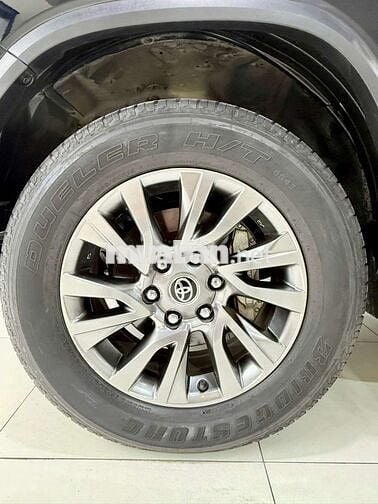 Toyota Fortuner 2.7AT Xăng 4x4 2022 Đen
