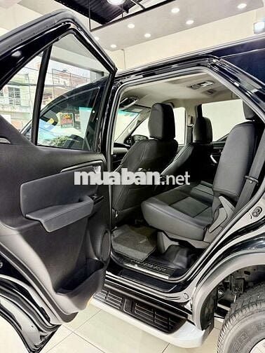 Toyota Fortuner 2.7AT Xăng 4x4 2022 Đen
