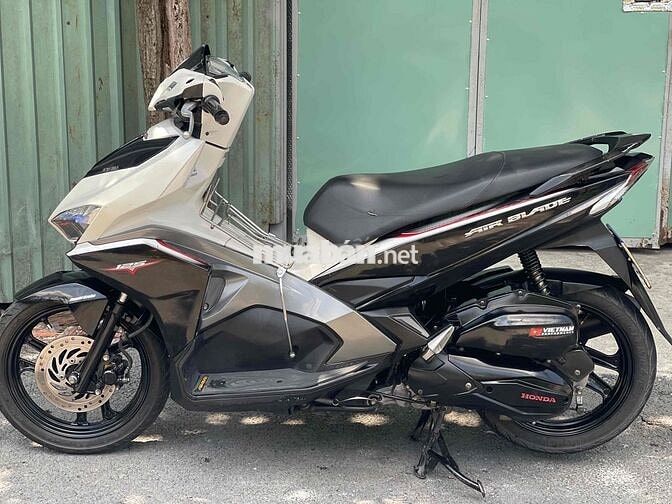 Honda Air Blade Robot Trắng đen