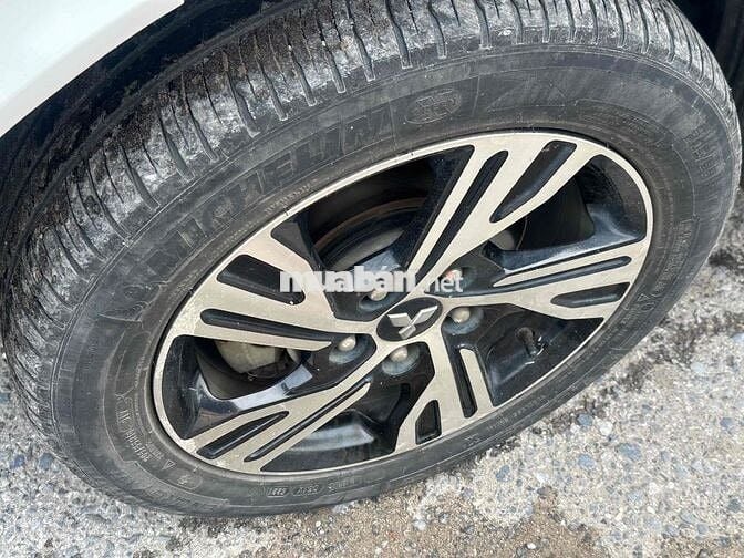 Mitsubishi Xpander 2021 Trắng Số sàn 7 chỗ