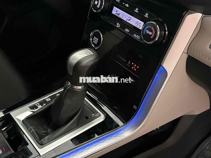 Toyota Veloz Cross Top 2024 Trắng Tự động 52000 km
