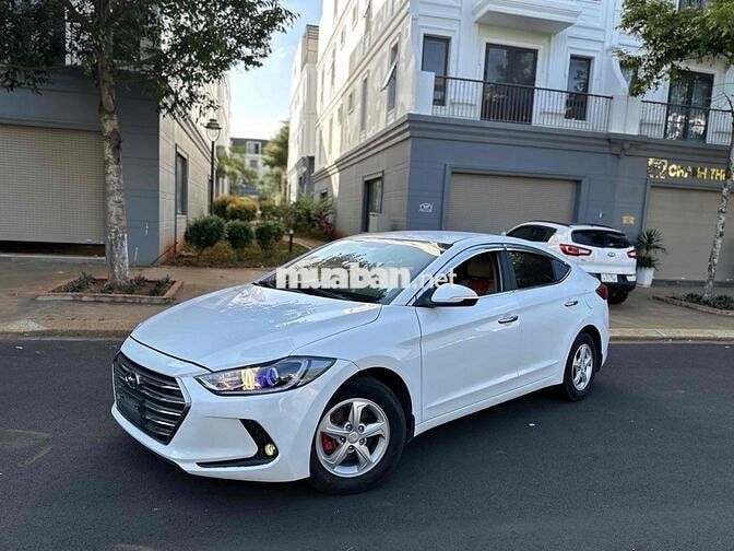 Hyundai Elantra 2018 Số sàn Trắng ngọc
