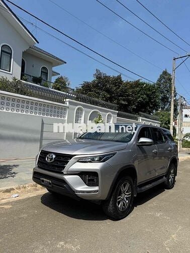 Toyota Fortuner 2021 2.4G 4x2 MT - 120000 km