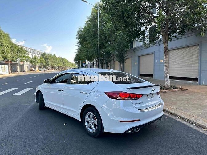 Hyundai Elantra 2018 Số sàn Trắng ngọc