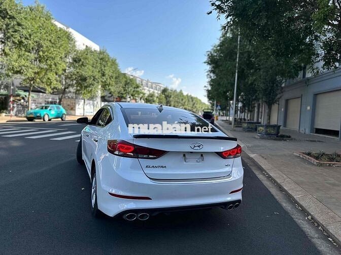 Hyundai Elantra 2018 Số sàn Trắng ngọc