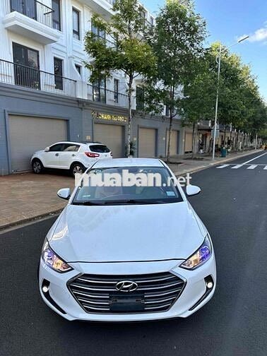 Hyundai Elantra 2018 Số sàn Trắng ngọc