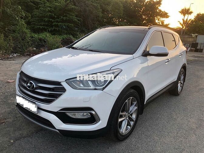 Hyundai SantaFe 2.2D Full Option 4WD sản xuất 2018