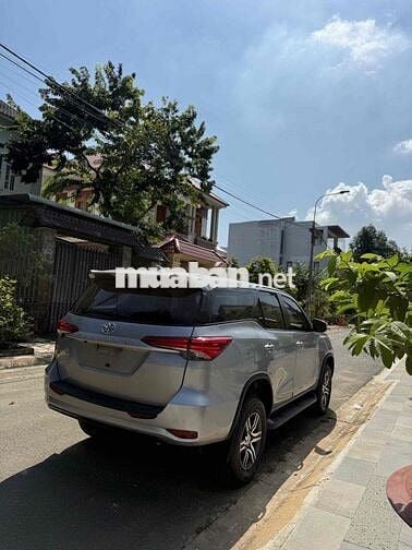 Toyota Fortuner 2021 2.4G 4x2 MT - 120000 km
