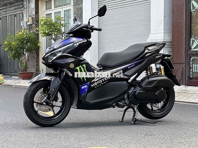 Yamaha NVX v2 2022 Đen, Xanh 5.500km