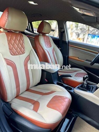 Hyundai Elantra 2018 Số sàn Trắng ngọc