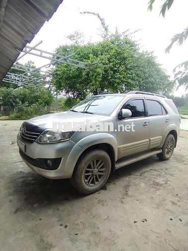 Toyota Fortuner 2012 Số sàn Bạc 20 vạn