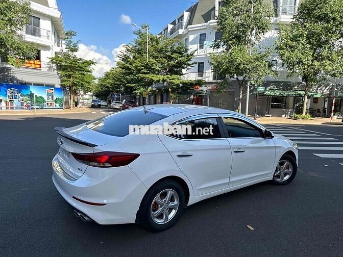 Hyundai Elantra 2018 Số sàn Trắng ngọc