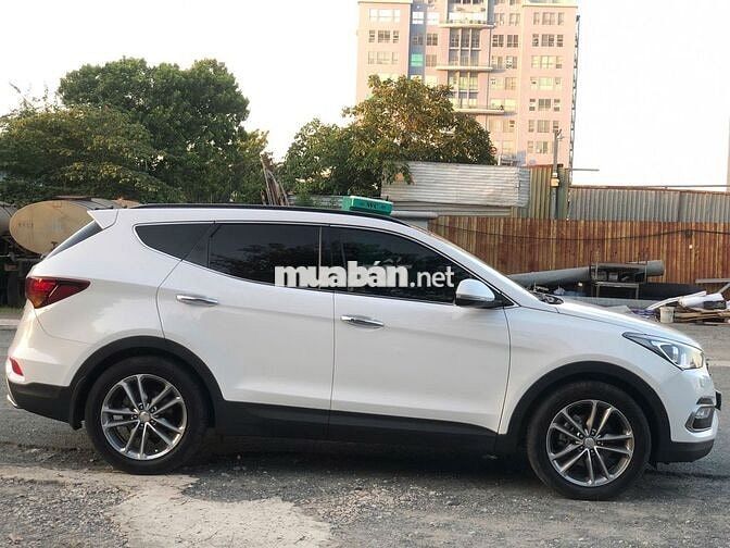 Hyundai SantaFe 2.2D Full Option 4WD sản xuất 2018