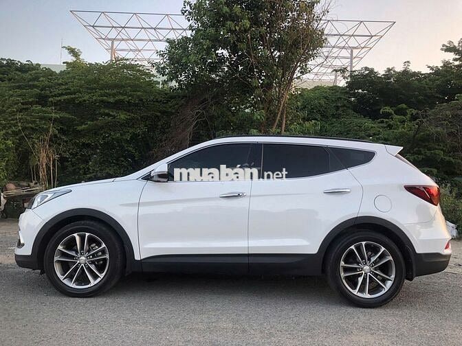 Hyundai SantaFe 2.2D Full Option 4WD sản xuất 2018