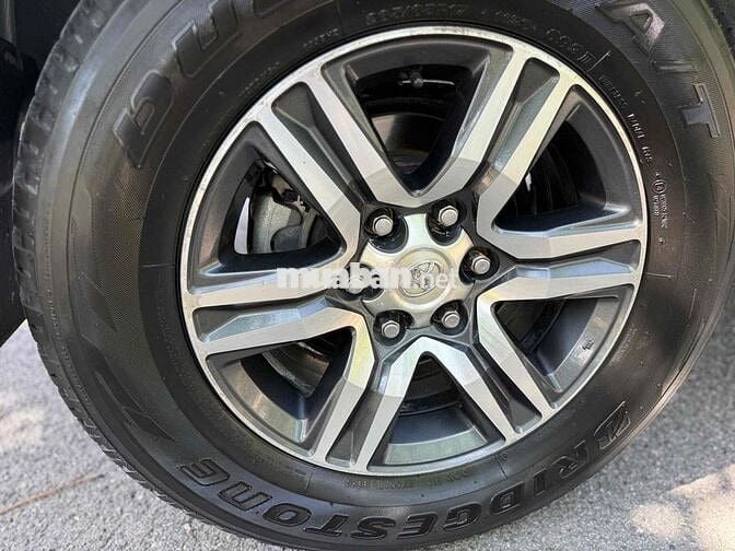 Toyota Fortuner 2021 2.4G 4x2 MT - 120000 km