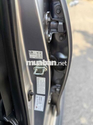 Toyota Fortuner 2021 2.4G 4x2 MT - 120000 km