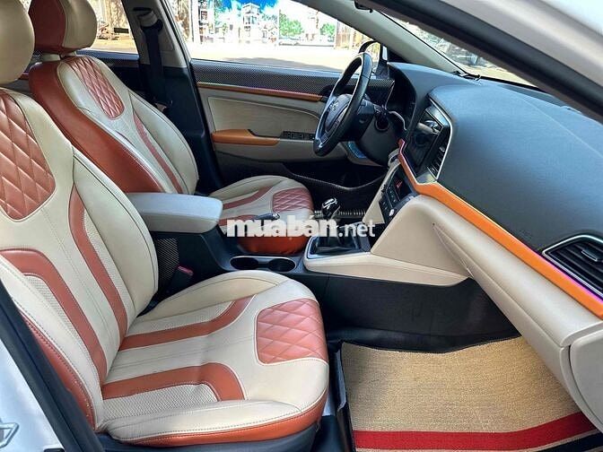 Hyundai Elantra 2018 Số sàn Trắng ngọc