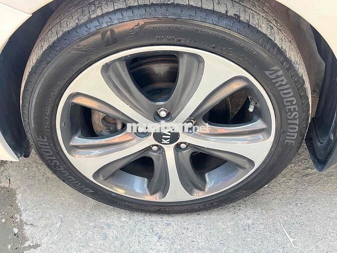 Kia Rondo 2016 Trắng Ghế da