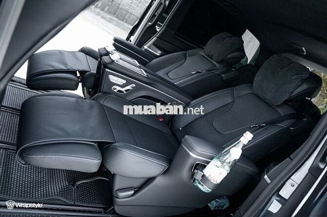 Mercedes-Benz V300 AMG 2026 Trắng 800 km
