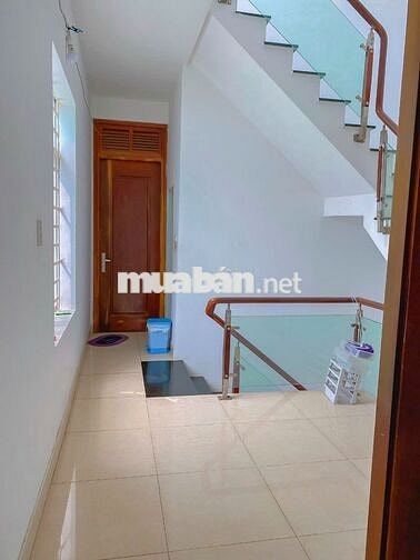 Cho thuê phòng ở đầy đủ tiện nghi - có ban công thoáng mát