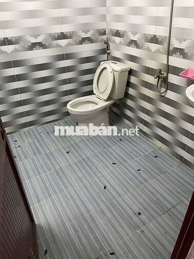 Nhà 1 lầu đúc, 5m x 20m, 2PN (có máy lạnh), 2WC, hẻm 2.5m Hậu Giang